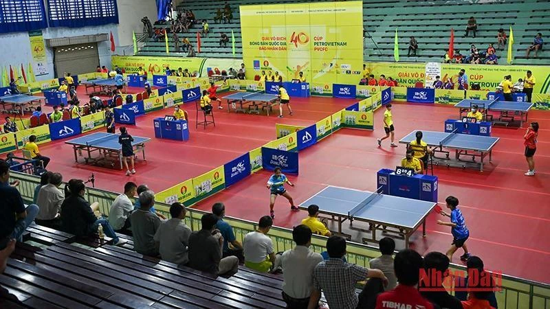 Các nội dung thi đấu đồng đội nam, đồng đội nữ tại nhà thi đấu thể thao tỉnh Gia Lai chiều 12/7.