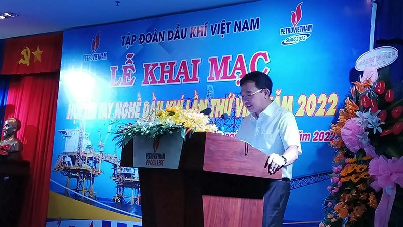 Chủ tịch Hội đồng Thành viên PVN Hoàng Quốc Vượng phát biểu khai mạc hội thi.