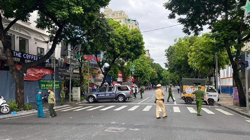 Cơ quan công an phong tỏa hiện trường nơi xảy ra vụ việc.