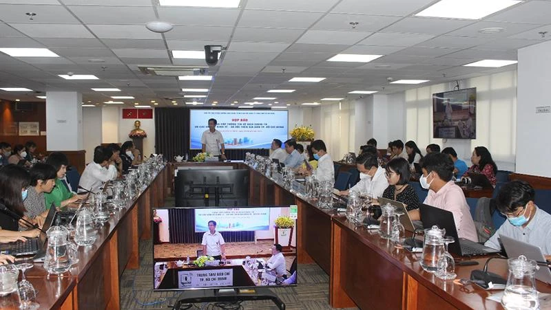 Quang cảnh buổi họp báo.