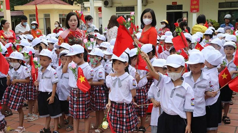 Quang cảnh đón các em học sinh vào lớp 1 ở Trường tiểu học Tân Thành, thành phố Ninh Bình (Ninh Bình). (Ảnh: Minh Quang)