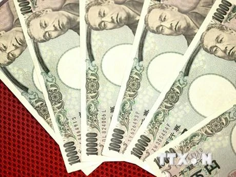 Nhật Bản hạ dự báo tăng trưởng kinh tế, giữ nguyên lãi suất cơ bản