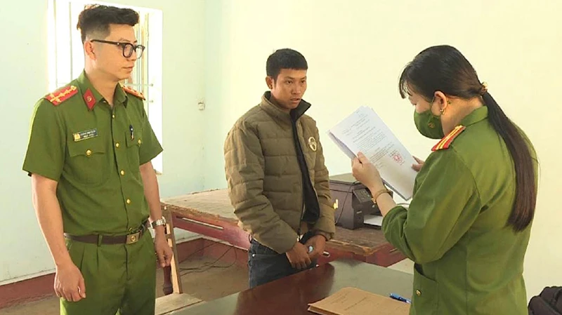 Cơ quan Cảnh sát điều tra, Công an tỉnh Đắk Lắk thực hiện lệnh bắt tạm giam đối với Y Đinh Ayun.