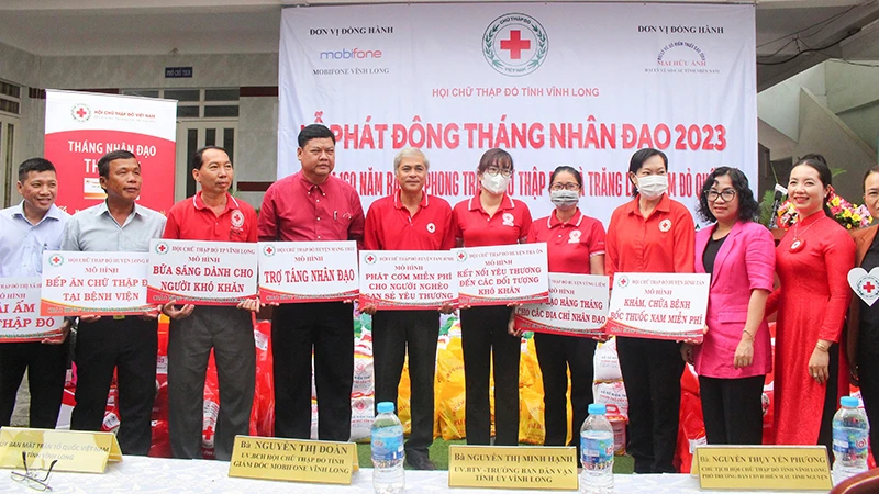 Các nhà hảo tâm hỗ trợ Tháng Nhân đạo năm 2023. 