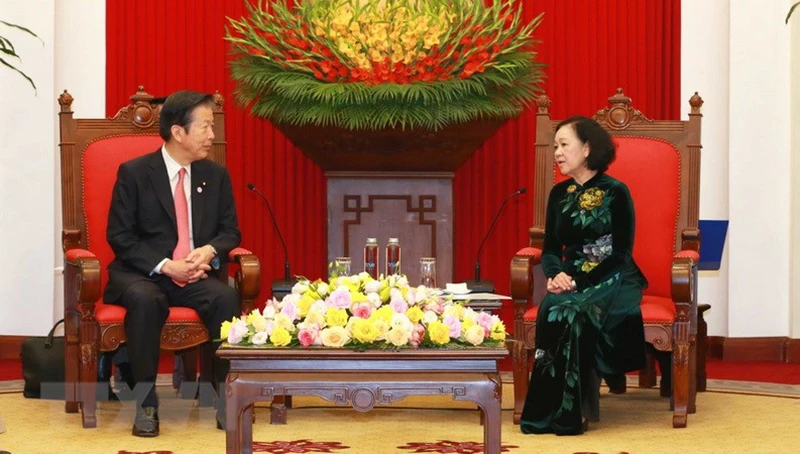 Thường trực Ban Bí thư Trương Thị Mai tiếp Chủ tịch Đảng Công minh Nhật Bản Yamaguchi Natsuo. (Ảnh: Phương Hoa/TTXVN)
