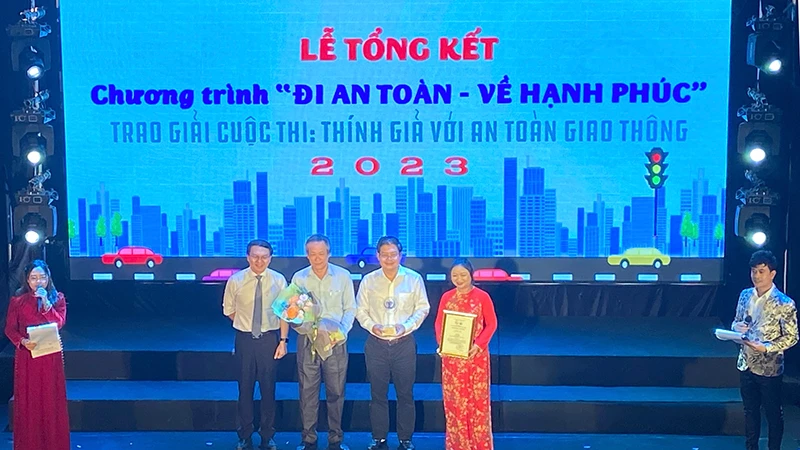 Tổng kết Chương trình “Đi an toàn - Về hạnh phúc”.