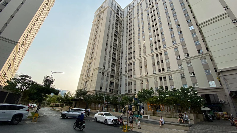 Khu Nhà ở xã hội Imperial Palace (quận Bình Tân) với khoảng 900 căn hộ nhà ở xã hội, đưa vào hoạt động tháng 10/2022, đáp ứng nhu cầu về chỗ ở cho các đối tượng chính sách chưa có nhà ở.