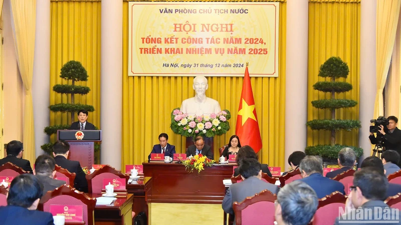 Chủ tịch nước Lương Cường dự hội nghị tổng kết công tác năm 2024, triển khai nhiệm vụ năm 2025 của Văn phòng Chủ tịch nước.