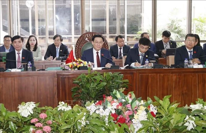 Chủ tịch Quốc hội Vương Đình Huệ phát biểu tại cuộc hội đàm với Chủ tịch Quốc hội Bangladesh Shirin Sharmin Chaudhury. (Ảnh: TTXVN)