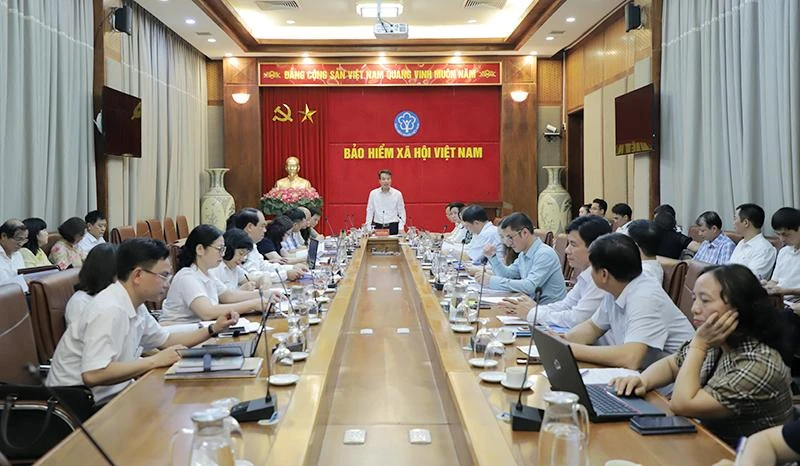 Bảo hiểm xã hội Việt Nam bàn giải pháp tháo gỡ khó khăn trong công tác thu, phát triển người tham gia bảo hiểm xã hội, bảo hiểm y tế. (Ảnh THANH HẰNG)