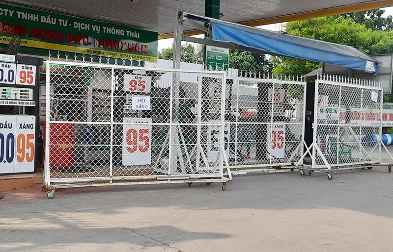 Cửa hàng xăng, dầu Linh Xuân tại quốc lộ 1K, khu phố 5, phường Linh Xuân, thành phố Thủ Đức, Thành phố Hồ Chí Minh phải tạm nghỉ bán ngày 10/10. (Ảnh CAO TÂN) 