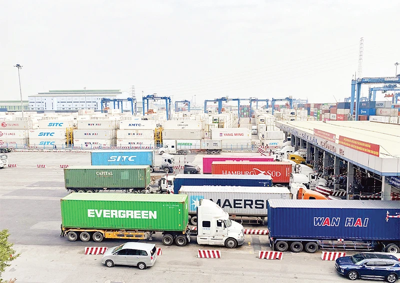 Xuất khẩu giảm mạnh ảnh hưởng lớn đến nguồn thu ngân sách. Ảnh | TC Tài chính
