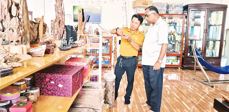 Do có mùi hương đặc biệt cho nên trầm hương rất được du khách nước ngoài ưa chuộng.