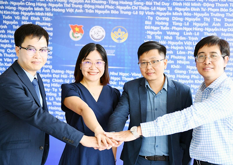 Nhà khoa học giành giải thưởng Quả Cầu Vàng các thời kỳ góp mặt nhân dịp kỷ niệm 20 năm hình thành, phát triển giải thưởng.