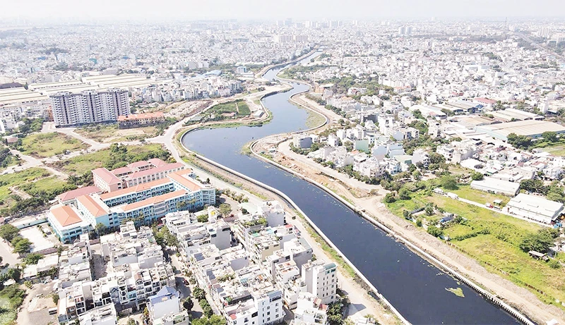 Dự án kênh Tham Lương-Bến Cát-rạch Nước Lên khi hoàn thiện sẽ tạo nên kết cấu hạ tầng dọc kênh cũng như môi trường sống tốt hơn cho người dân.