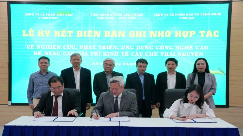 Lễ ký kết hợp tác.