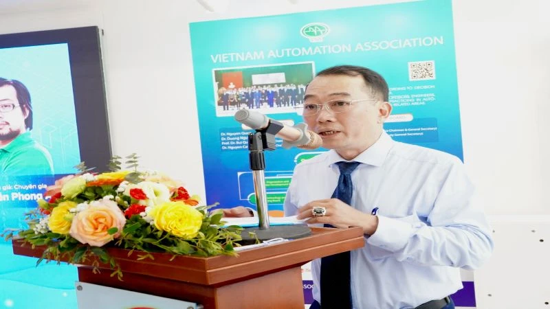 Ông Bùi Minh Cường - Giám đốc Nhà xuất bản Khoa học và Kỹ thuật chia sẻ tại sự kiện.