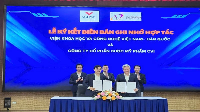 Hình ảnh lễ ký kết.