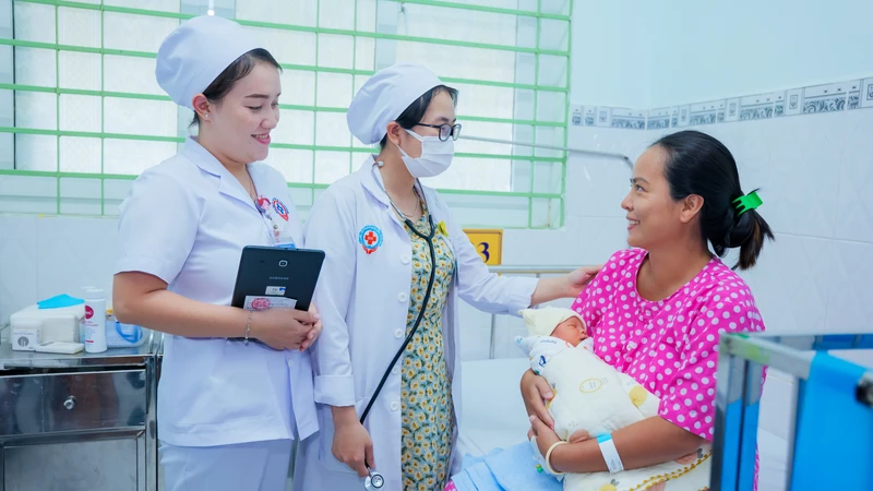 Nhiều người dân đánh giá cao công tác điều trị bệnh và phòng chống dịch tại các cơ sở y tế trong tỉnh.