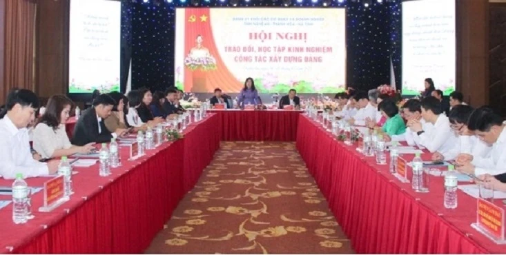 Quang cảnh hội nghị trao đổi kinh nghiệm. (Ảnh: MAI HOA)