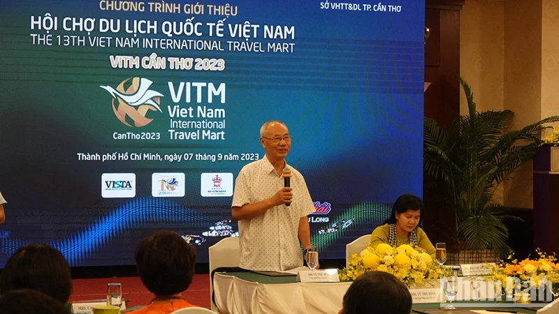 Ông Vũ Thế Bình, Chủ tịch Hiệp hội Du lịch Việt Nam thông tin về sự kiện.