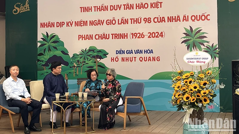 Quang cảnh buổi tọa đàm. 