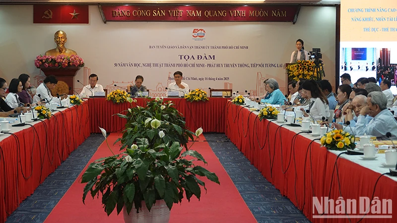 Quang cảnh hội nghị. (Ảnh M.H).