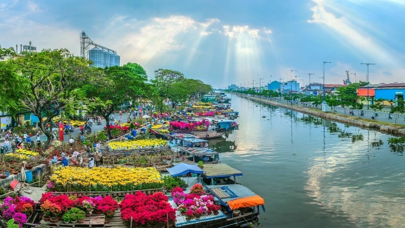 Mô hình chợ hoa trên bến dưới thuyền của Ủy ban nhân dân quận 8 đạt giải thưởng sáng tạo năm 2023.(Ảnh: UBND Quận 8)
