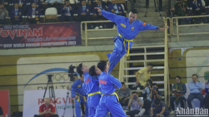 Các vận động viên tuyển Vovinam biểu diễn tại giải đấu