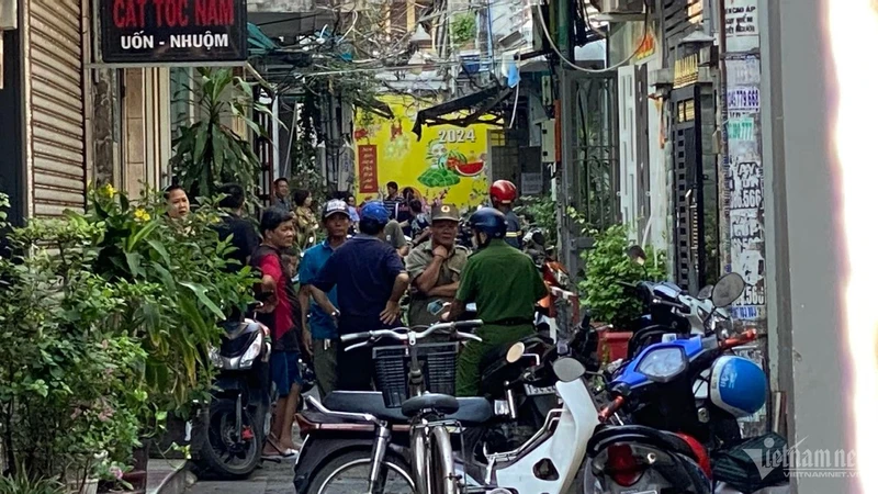 Hiện trường con hẻm nơi xảy ra vụ cháy.(Ảnh: CTV)
