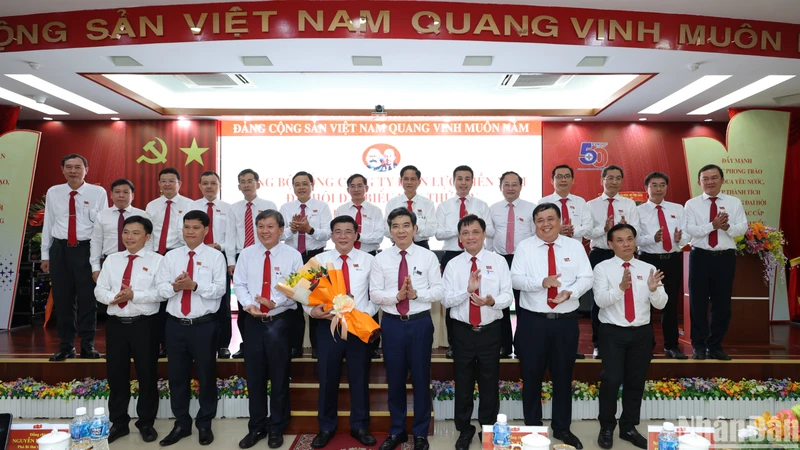 Ban chấp hành Đảng bộ Tổng Công ty Điện lực miền nam nhiệm kỳ 2025-2030 ra mắt Đại hội