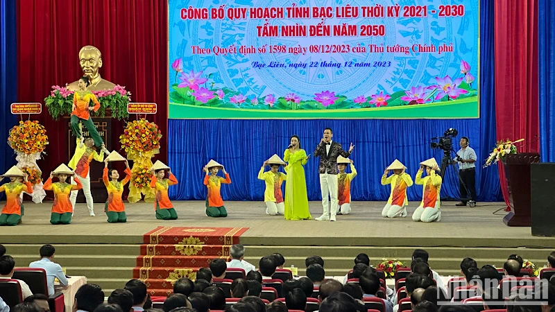 Tỉnh Bạc Liêu công bố Quyết định của Thủ tướng Chính phủ về quy hoạch Bạc Liêu tầm nhìn đến năm 2050. (Ảnh: TRỌNG DUY)