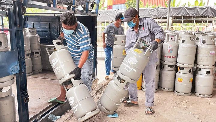 Giá gas giảm lần thứ tư liên tiếp