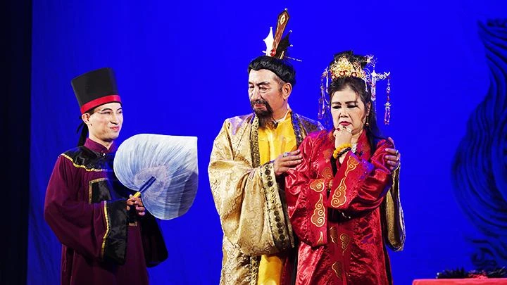 Cảnh trong vở kịch nói “Huyền tích chùa Một Cột”. Ảnh: CN
