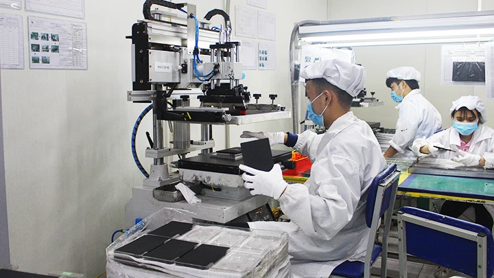 Các doanh nghiệp có vốn đầu tư nước ngoài chiếm 39% số sáng kiến đăng ký trong giai đoạn II của chương trình. Ảnh: HẢI NHƯ