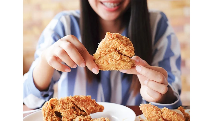 Gà rán được làm từ thịt nuôi cấy của hãng Good Meat. Ảnh: CNN