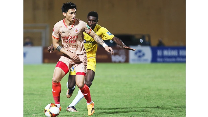 CLB CAHN đang bám sát CLB Thanh Hóa trên bảng xếp hạng V.League 2023. Ảnh: LÊ MINH