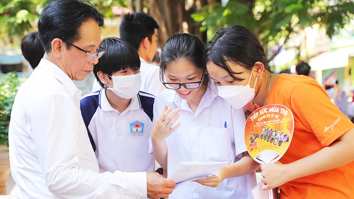 Học sinh dự thi kỳ thi vào lớp 10 tại Hà Nội năm học 2023-2024. Ảnh: TTXVN