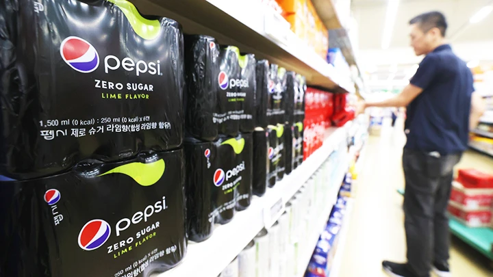 Aspartame có trong nhiều loại đồ uống phổ biến. Ảnh: YONHAP
