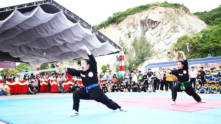Võ thuật giúp người học nâng cao thể chất cũng như văn hóa ứng xử với mọi người.
