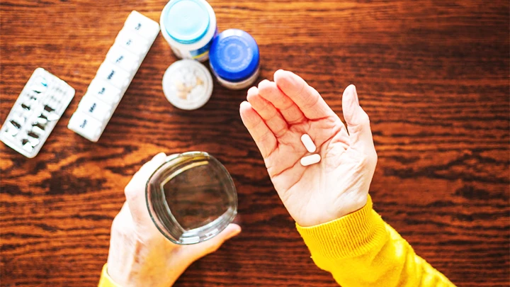 Bệnh nhân tại Nonadherence không tuân thủ theo hướng dẫn của bác sĩ về việc sử dụng thuốc. Ảnh: COLDSNOWSTORM