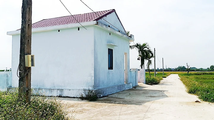 Con đường ra nghĩa trang bị phản ánh kém chất lượng, giá đầu tư quá cao.