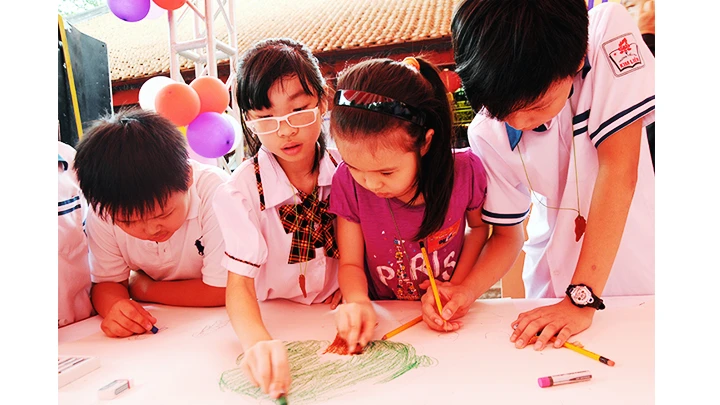 Chờ Ngày hội Thế giới tuổi thơ