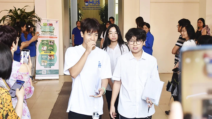 Kỳ thi tuyển sinh Trường THPT chuyên Khoa học xã hội và nhân văn