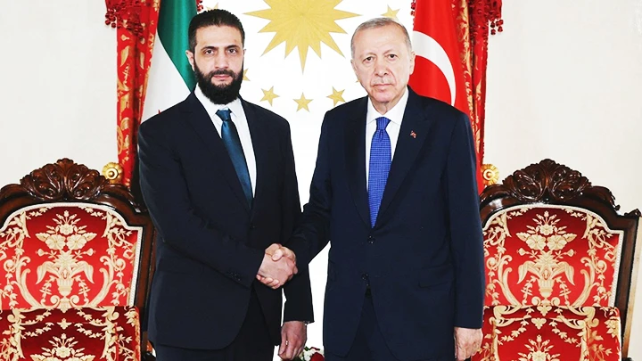 Hai nhà lãnh đạo Syria (trái) và Thổ Nhĩ Kỳ gặp gỡ tại Istanbul. Ảnh: CNN