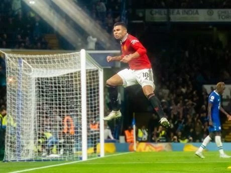 Casemiro giúp M.U hòa kịch tính trước Chelsea. (Nguồn: skysports)