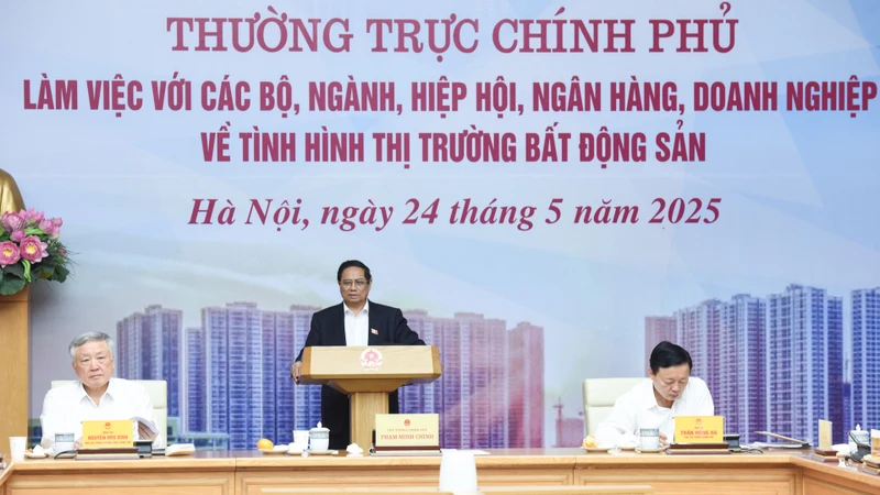 Thủ tướng Phạm Minh Chính chủ trì buổi làm việc.