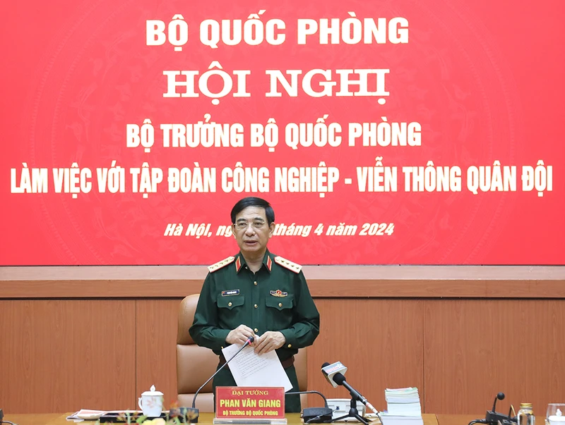 Đại tướng Phan Văn Giang phát biểu ý kiến tại hội nghị.