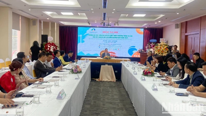 Các đại biểu tham dự hội nghị.