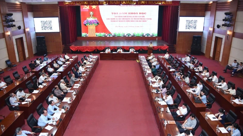 Quang cảnh tọa đàm.
